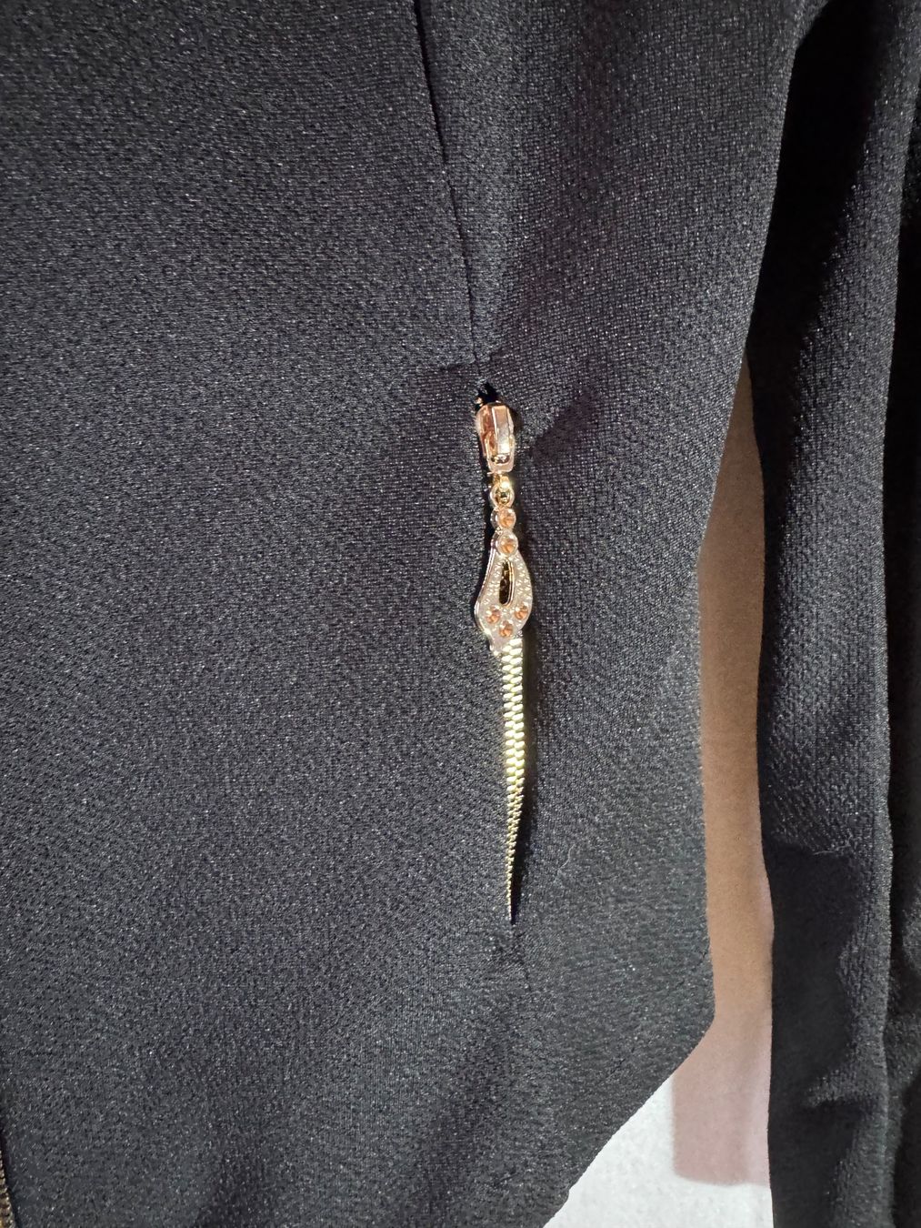 Giacche: Schwarze Jacke, Strickjacke Grösse M/L – Usato da Grosswangen venduto da second_hand_dress 1