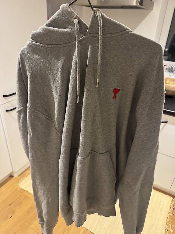 Maglioni & Felpe: Ami Paris Hoodie – Usato da St. Gallen venduto da rechsteinersell 3