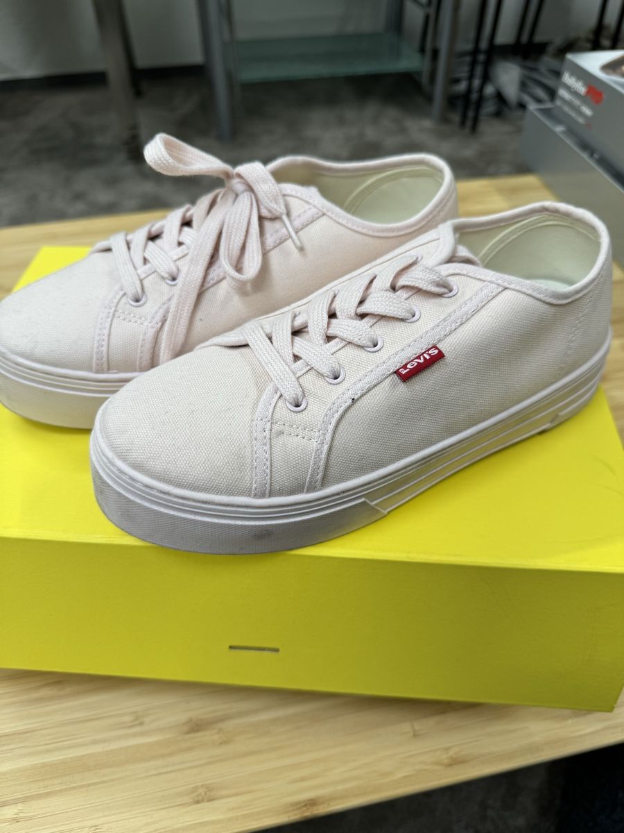 Damenschuhe: Levi's Platform – Gebraucht aus Fahrweid von meded