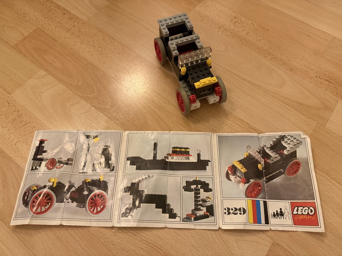 Lego Kit di costruzioni: Alter Lego No 329 Auto Oldtimer – Usato da Mirchel venduto da Hilal1994