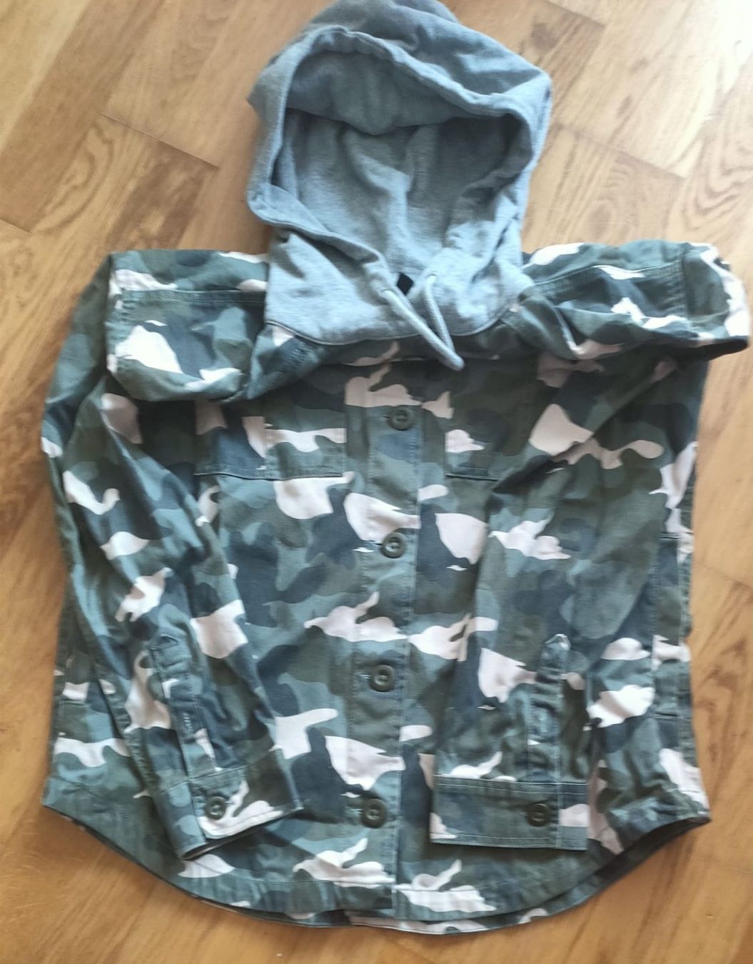H&M Camicette: H&M Camouflage Bluse Gr.36 – Usato da Luzern venduto da Luzern_Energy