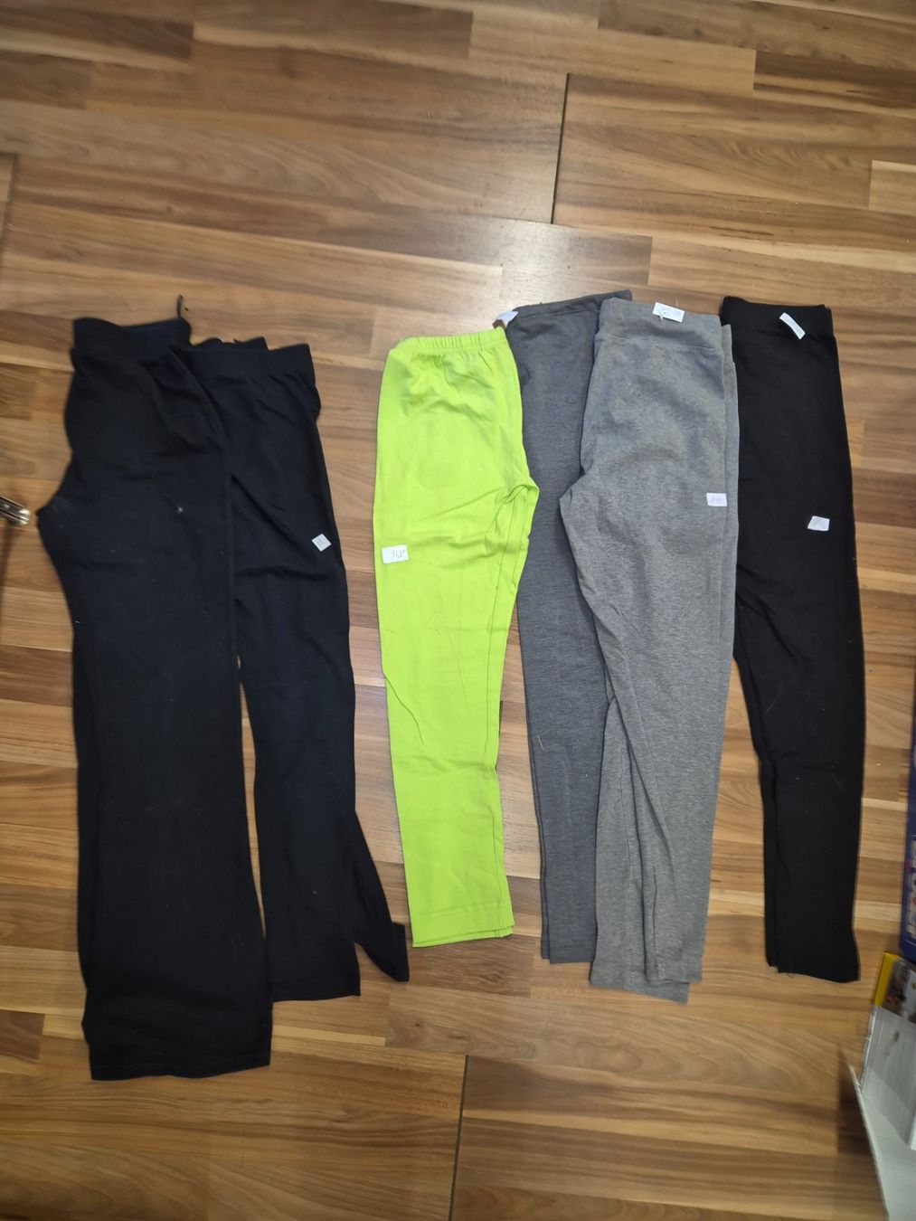 Calze & Collant: Hose plus 5 Leggings gr 146 K2 – Usato da Schwarzenburg venduto da flamingo1970