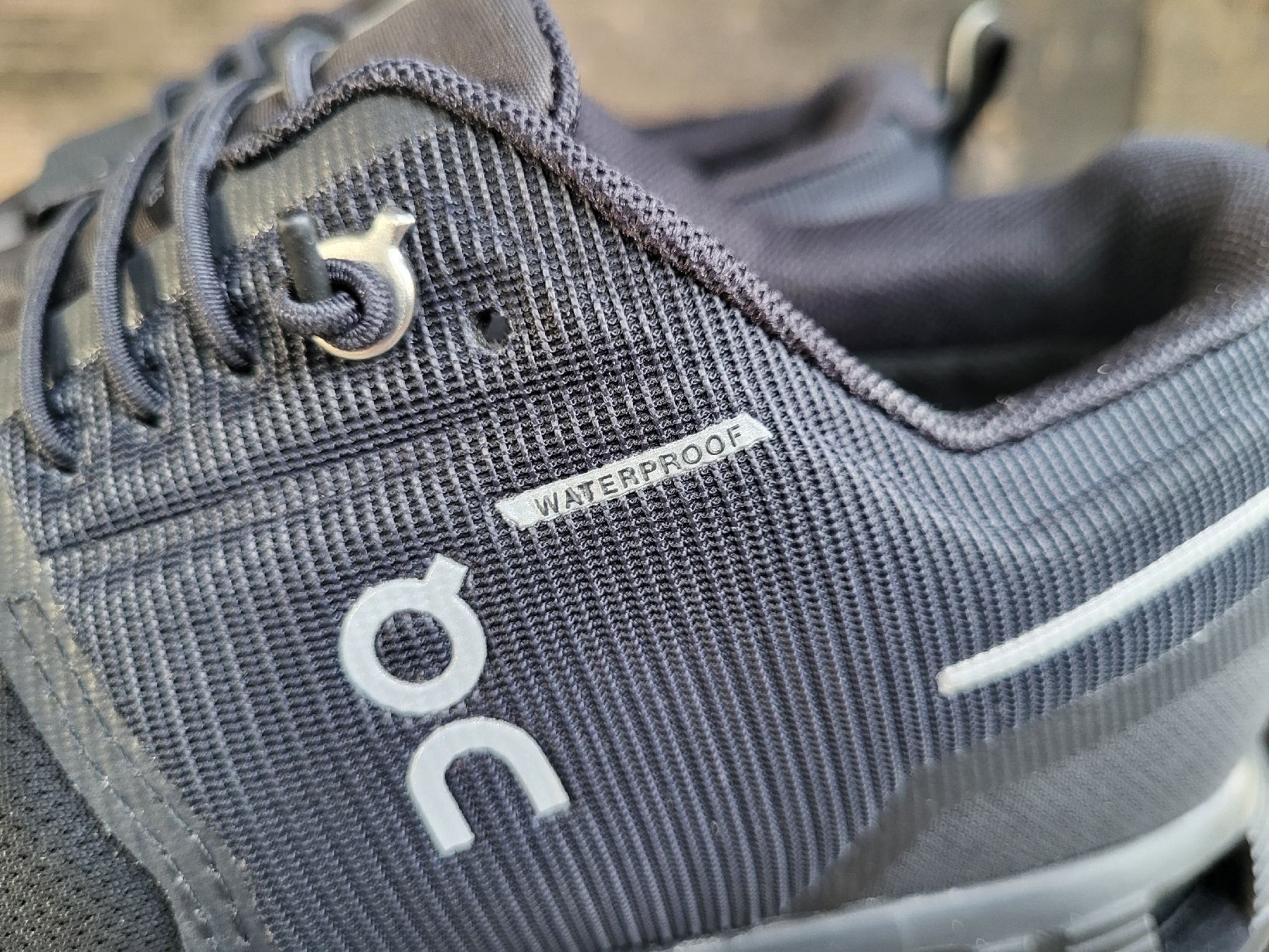 On Chaussures femmes: on cloud waterproof, gr.37 1/2  (eu 4 1/2) – Neuf avec emballage d'origine à Frutigen par Tipp1 1