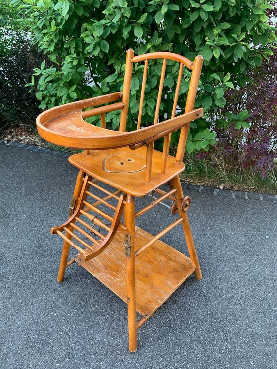 Set Von Baby-Hochstuhl Mit Verschienen Mustern Fütterungssitz Für