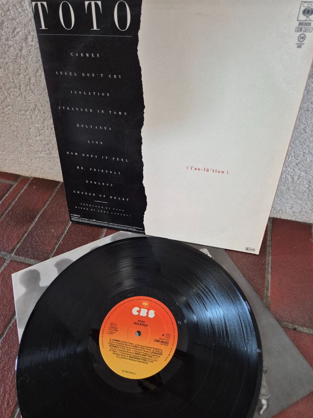 Dischi in vinile: TOTO - ISOLATION (1984) – Usato da Aldesago venduto da rug_9jtb 1