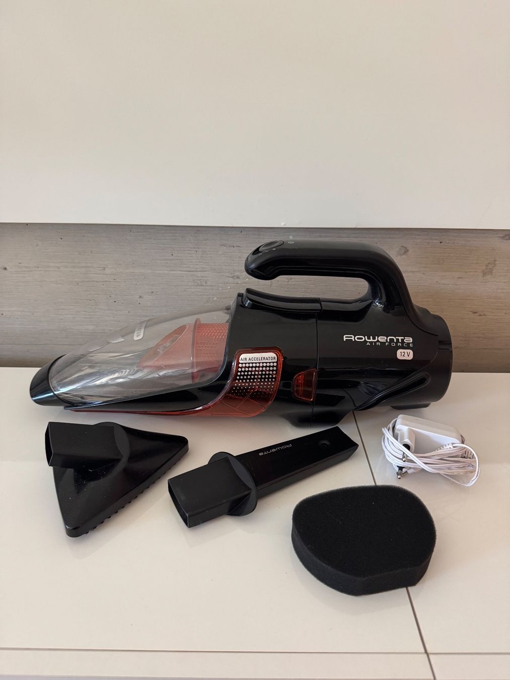 Rowenta Aspirapolveri & Accessori: Rowenta Air Force 12V Handstaubsauger – Usato da Zürich venduto da Artcore