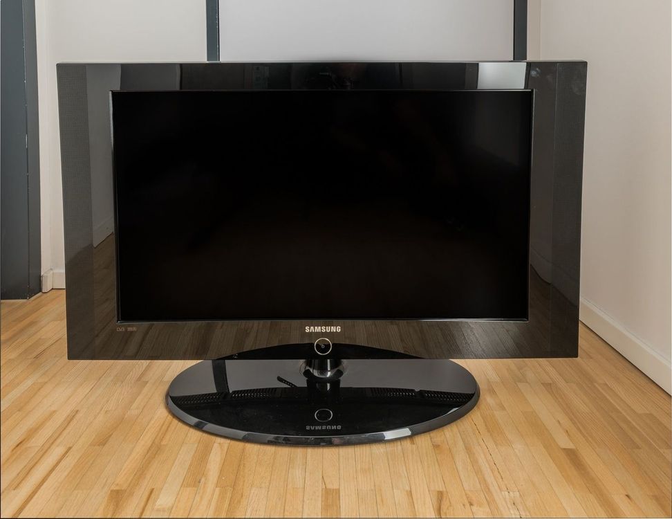 Toshiba 32 Zoll Smart TV – HD Ready Mit WLAN, Bluetooth & Triple Tuner (DVB-T2/C/S2)