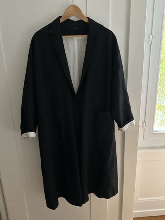 Manteau noir apuntob. XS (mais équivalent à S) parfait état