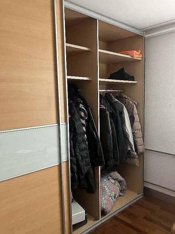 Armoires: Kleiderschrank mit Schiebetüren GRATIS – D'occasion à Bern par promo-center 2