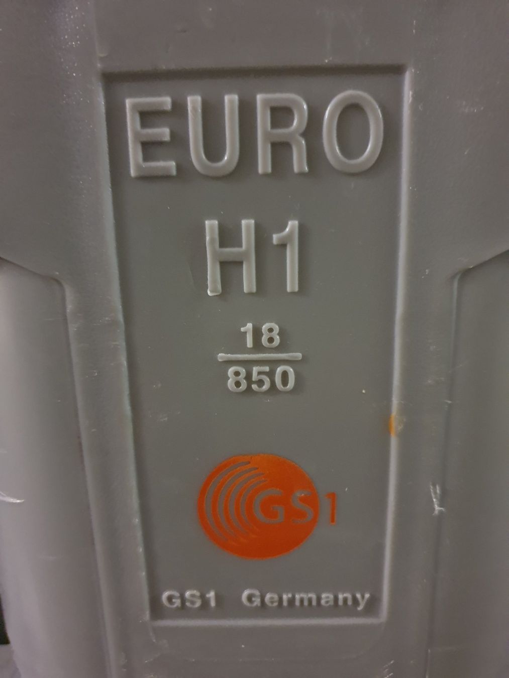 Pallets: Kunststoff Europalette - H1 – Usato da Luzern venduto da Silelam 2