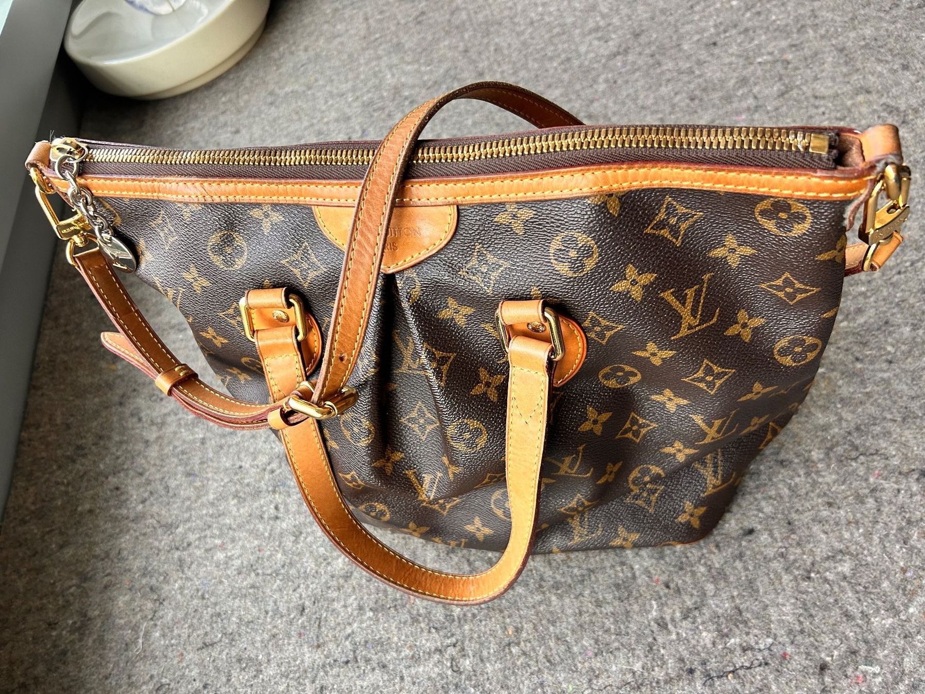 Louis Vuitton Sacs femmes: Louis Vuitton Palermo PM Monogram Canvas Handtasche – D'occasion à Zürich par pj_pry_to 1