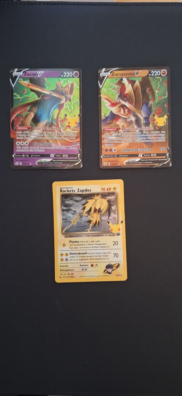 Cartoline: Celbrations Pokemon Bundle – Nuovo (secondo la descrizione) da Riehen venduto da rah_rr6c 5