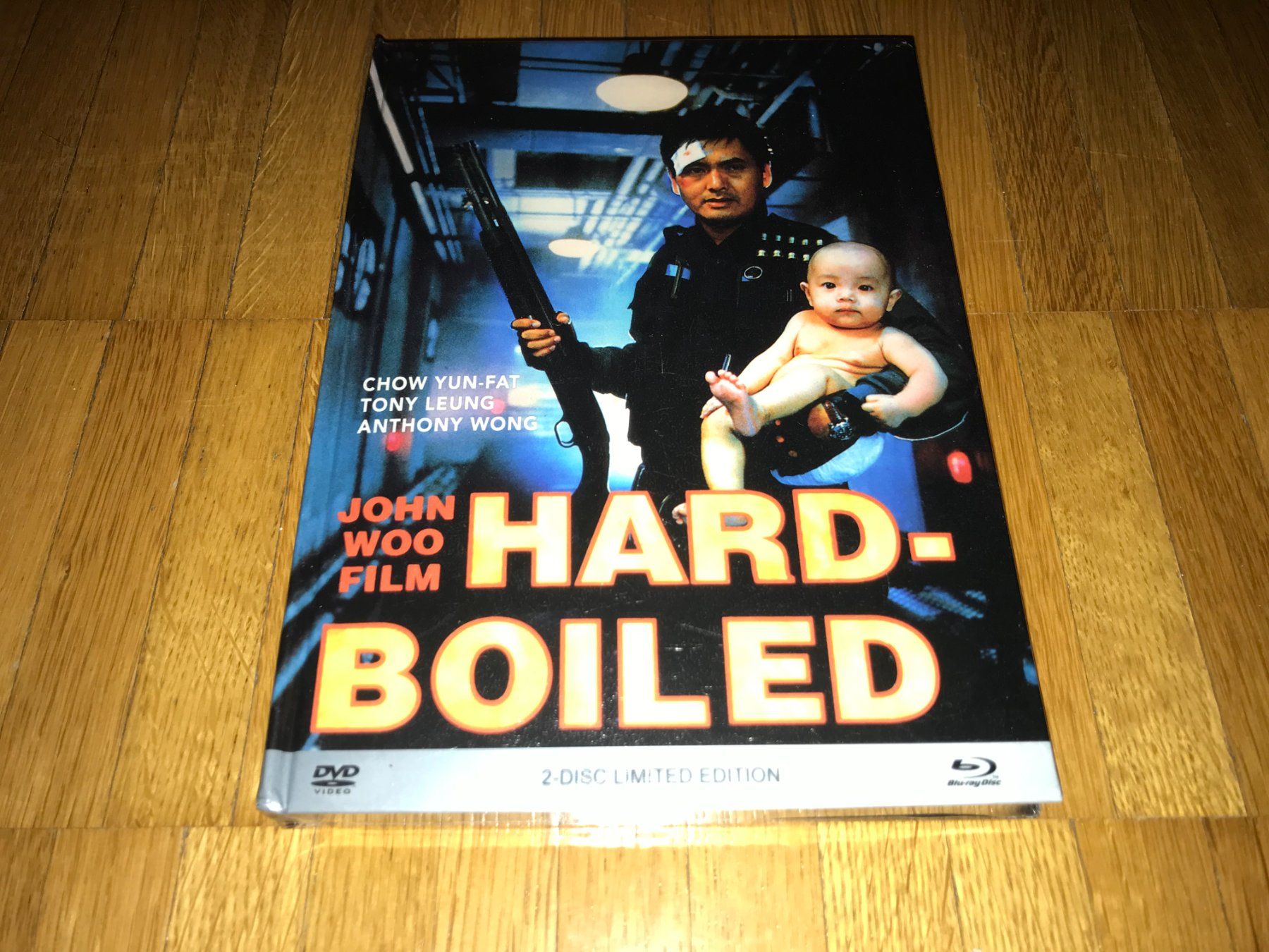 Tutti i DVDs: Hard Boiled - MEDIABOOK - A - UNCUT – Nuovo e nell'imballaggio originale da Basel venduto da havsok