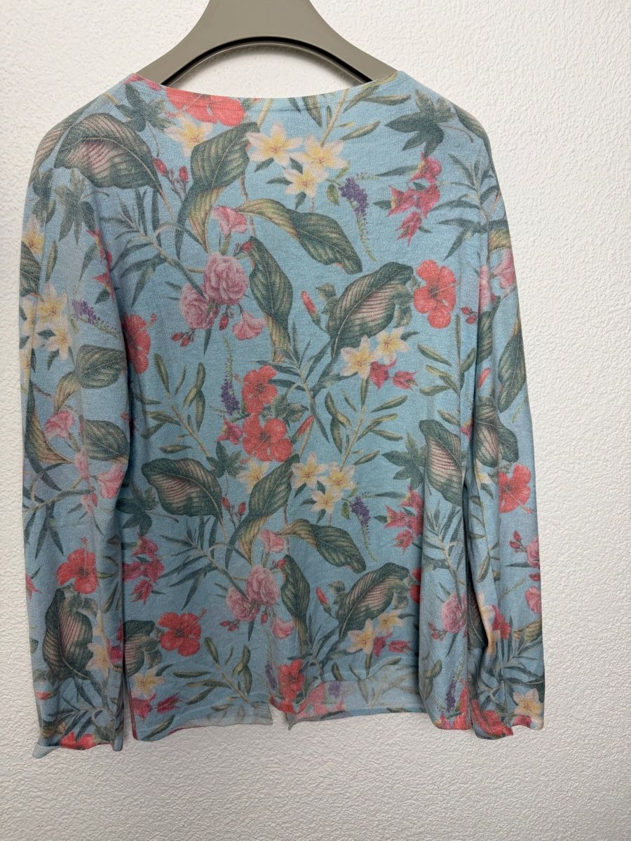 Pulls & Sweat-shirts: M Fratelli Blumenmuster jäckchen Hellblau ca. Grösse M  – D'occasion à Hallau par R.R.91 1