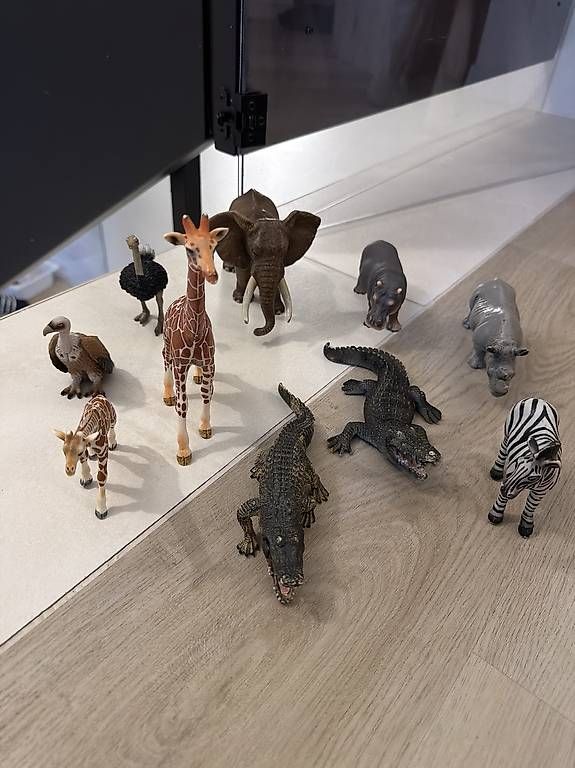 Spielzeuge: Schleich Savannentiere – Gebraucht aus Niederhasli von des_f82m