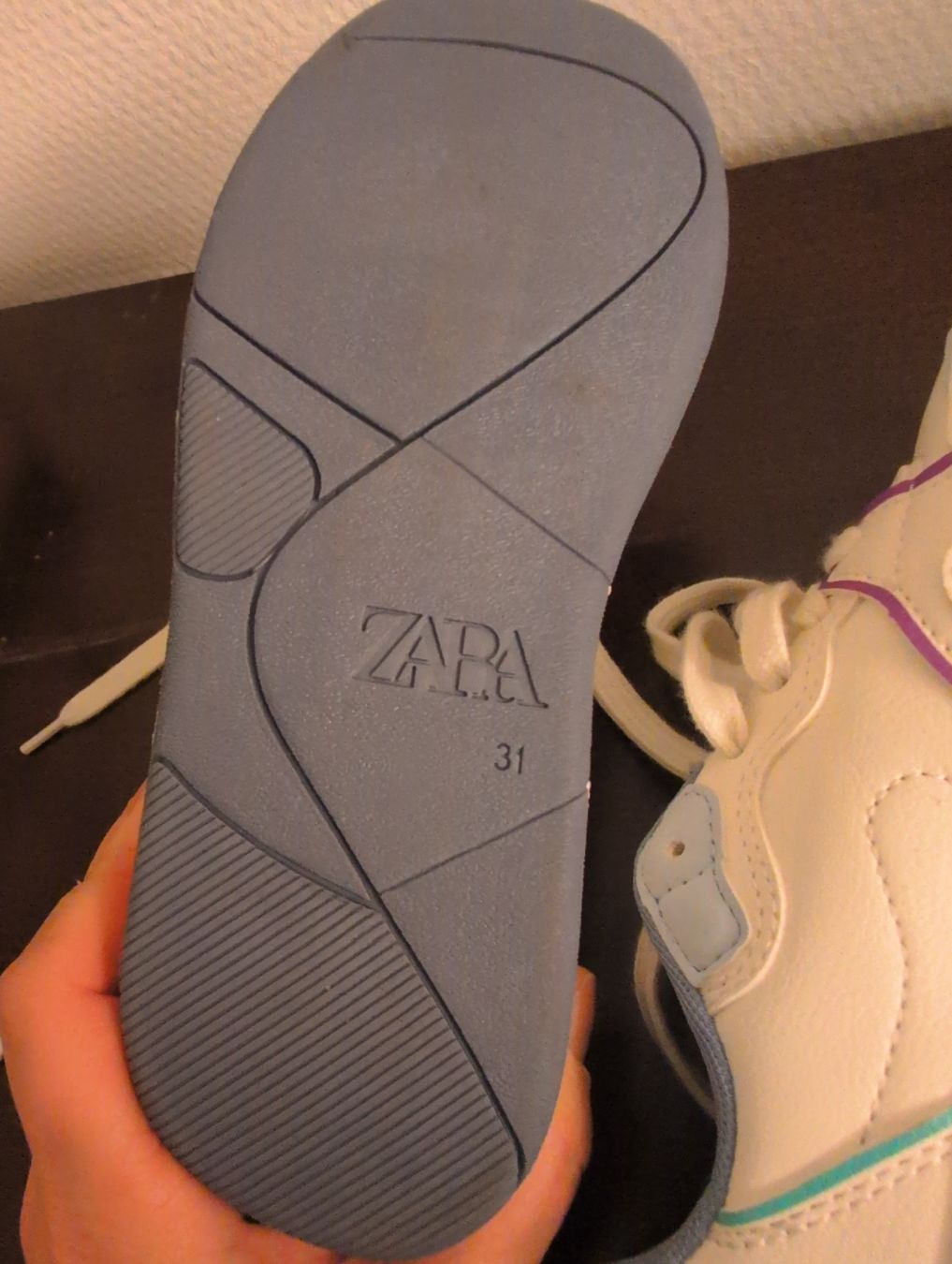 Zara Schuhe für Mädchen: Zara stitch sneakers size 31 new – Neu (gemäss Beschreibung) aus Pfäffikon SZ von mar_q95n 2