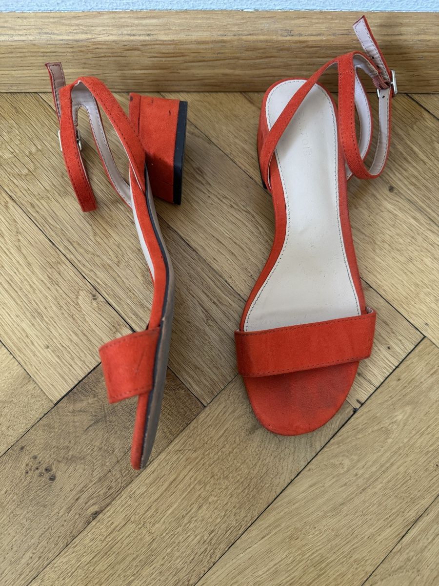 Chaussures femmes: Sandalen rot Grösse 37  – D'occasion à Basel par sii_sws2 1