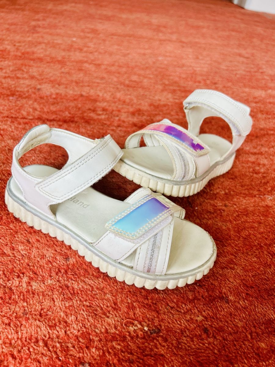 Schuhe für Mädchen: Hübsche Sandalen Gr. 31 – Gebraucht aus Birmensdorf ZH von LXro