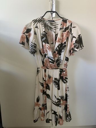 Neuwertiges beiges Sommerkleid Grösse XS-S