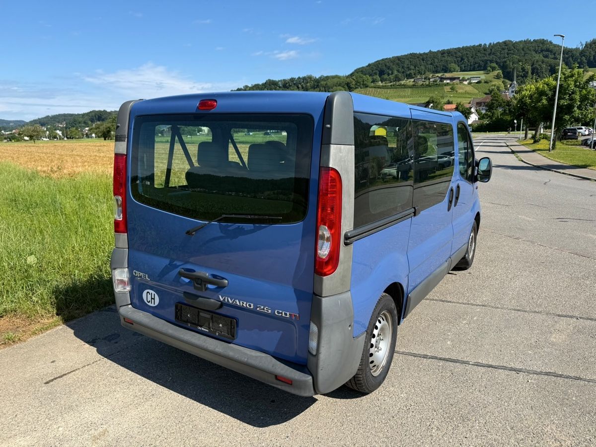 Opel Automobili: Opel Vivaro 9 Plätzer (Automat) – Usato da Zürich venduto da Jes_4 4