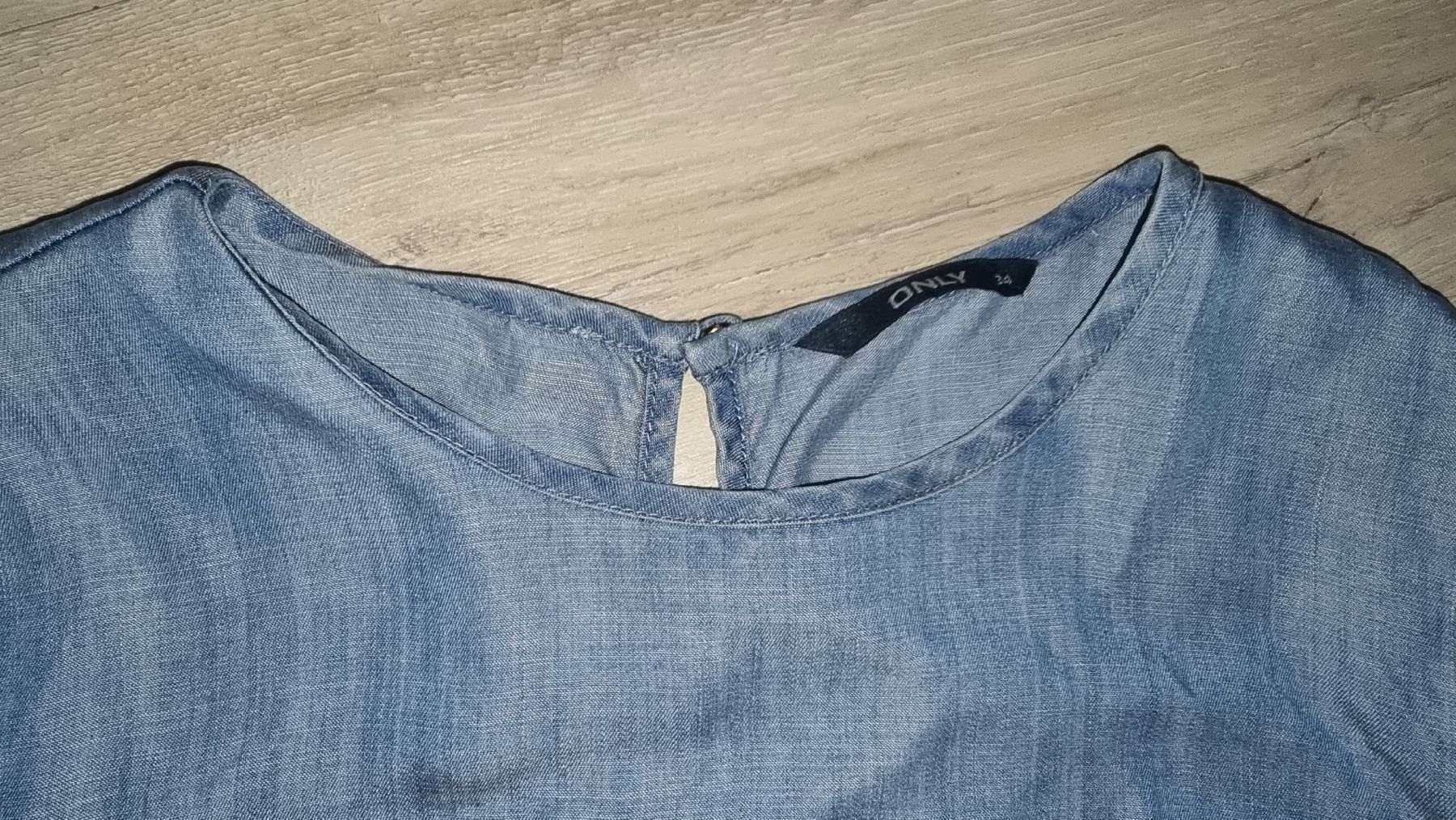 Only Blusen: ONLY Bluse, Grösse 34, Top Zustand, modern. – Gebraucht aus Wigoltingen von Zuckerfee84 1