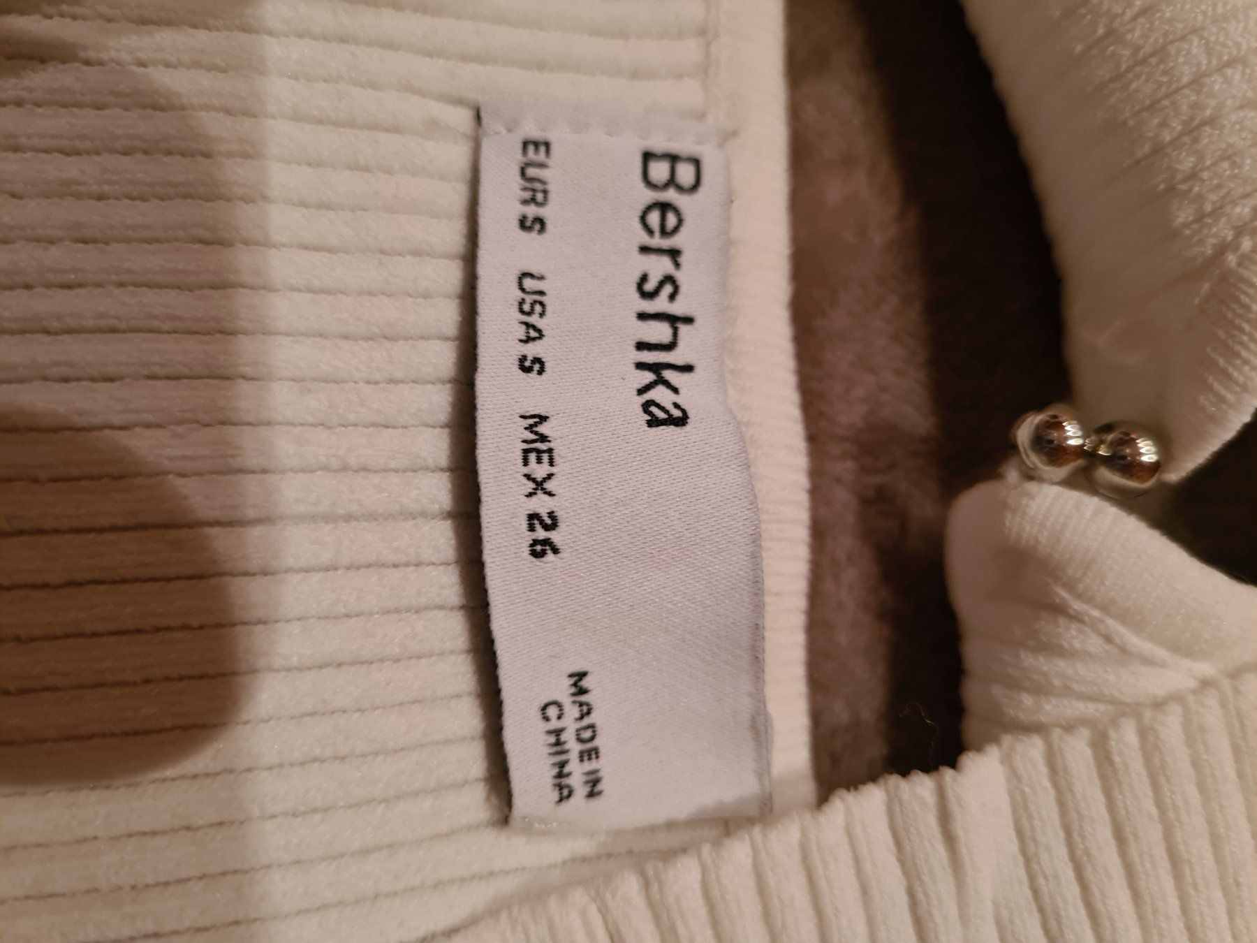 Kleiderpakete: Herziges Top  pulli mit deko Ärmeln und coole Shorts gr.36 – Gebraucht aus Ferden von jemyce 2