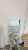 Grosser Spiegel mit , ideal fürs Badezimmer wurde so zugesc