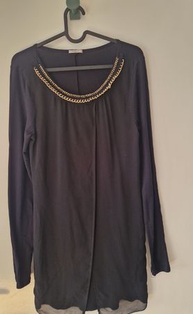 Schwarze Bluse mit Goldkette, Grösse S