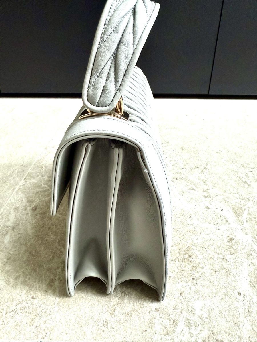 Miu Miu Borse da donna: Iconic Miu Miu matelassé leather bag – Usato da Cologny venduto da sab_xh7v 3