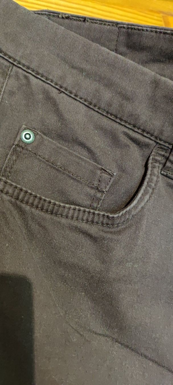 C&A Pantaloni: Herren Bermuda w 40 bräunlich – Usato da Schweizersholz venduto da fuchs06 5