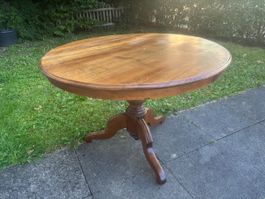 Runder Tisch Holz Nussbaum 