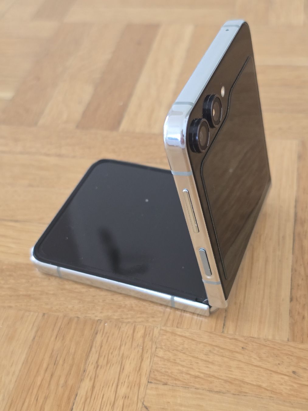 Samsung Portables: Samsung Galaxy Flip 5 Flip5 512GB – D'occasion à Meggen par ziyaince40