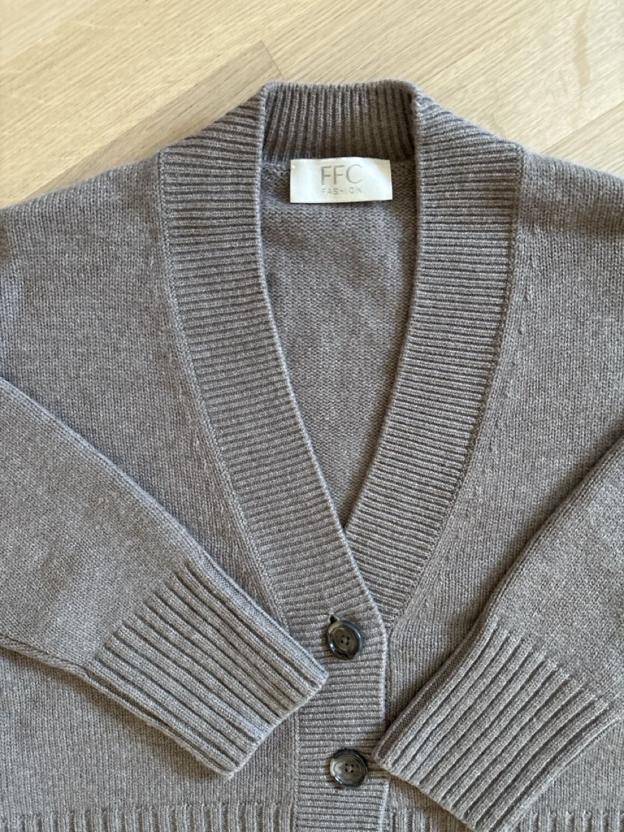 Maglioni & Felpe: FFC Cardigan – Usato da Cham venduto da sbr_7cmv 1
