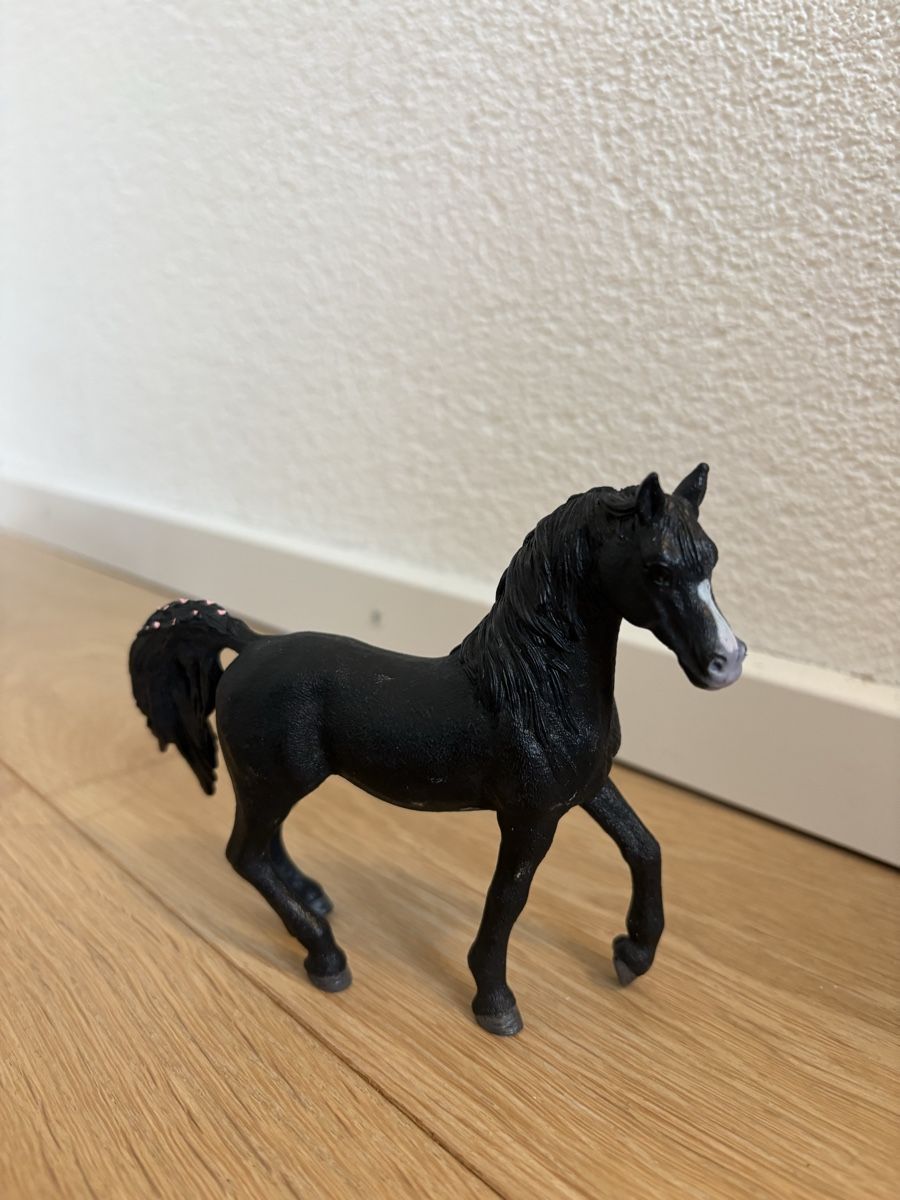 Schleich Giocattoli: Schleich Pferd – Usato da Thun venduto da sop_thg9