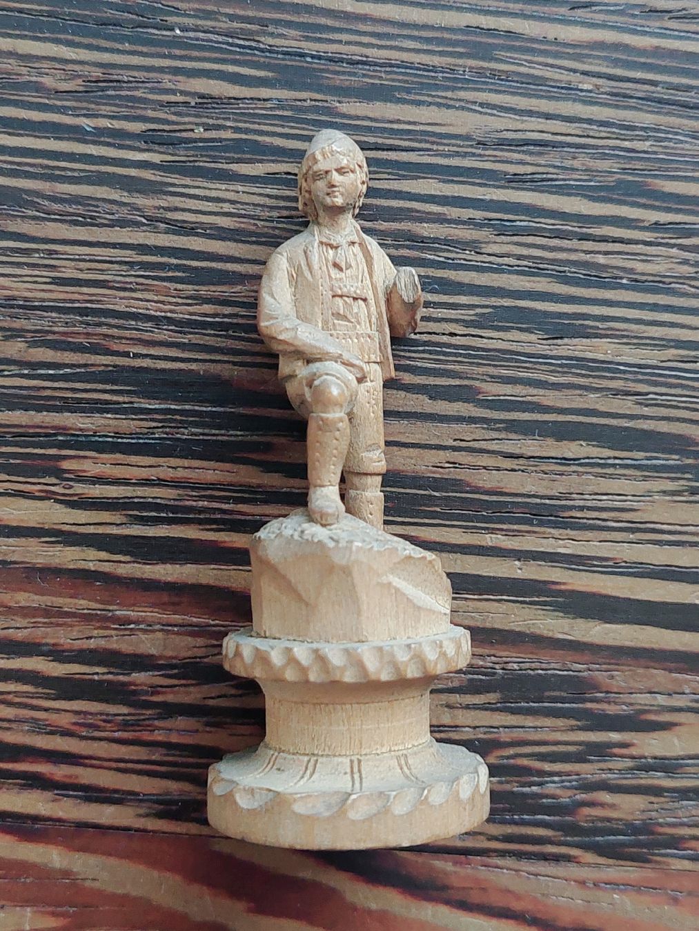 Statuette: Handgeschnitzte Holzfigur, antik, Vintage – Usato da Hochwald venduto da hupelcord