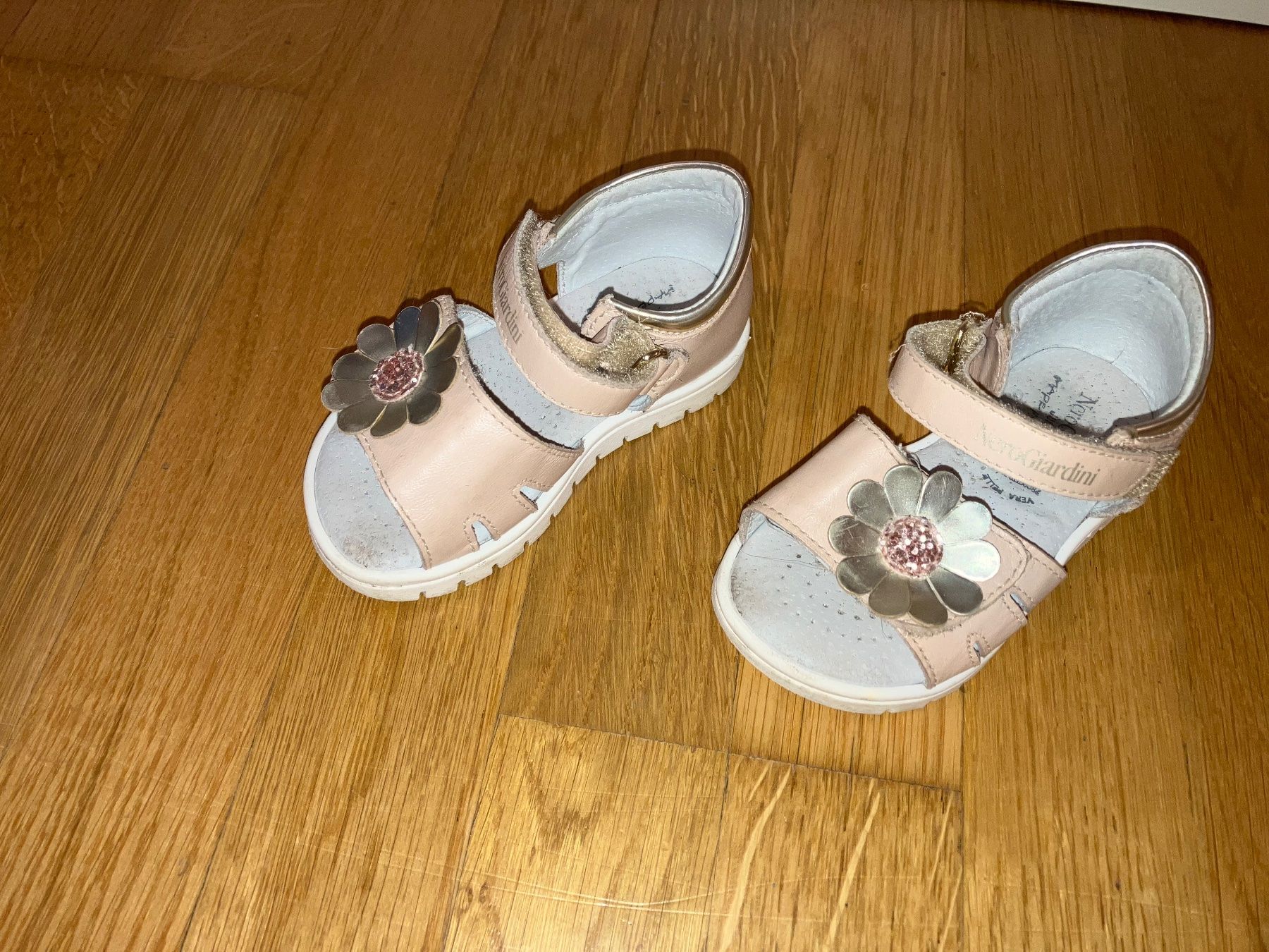 Schuhe für Mädchen: Kinderschuhen Sandalen, Grösse 21 – Gebraucht aus Zürich von Dudu2020 2