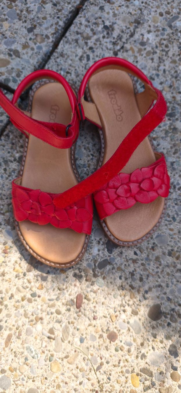 Scarpe per ragazze: Sandalen Mädchen – Usato da Winterthur venduto da OldShatterhand1.
