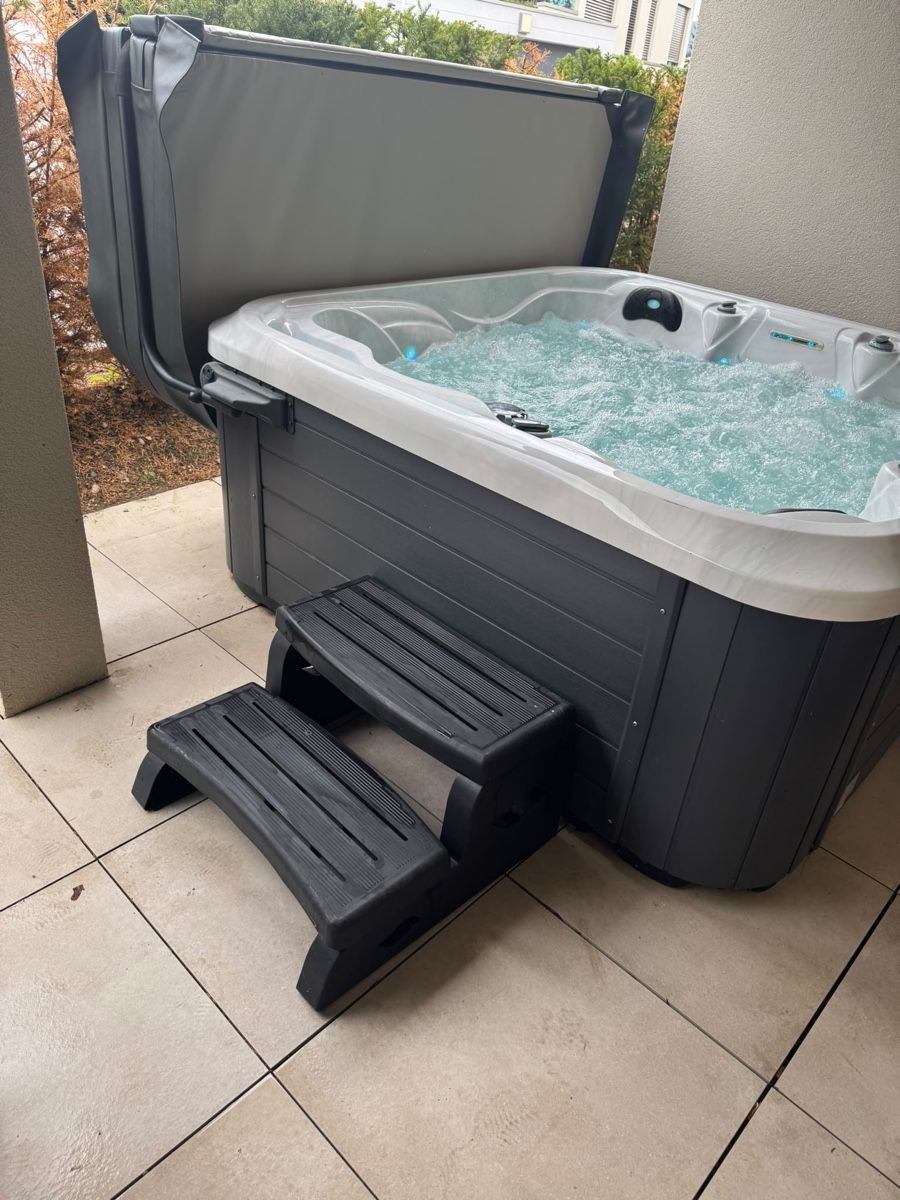 Whirlpool: Oceanus Design Series DS100 Whirlpool – Gebraucht aus Wolfwil von son_scl2 1