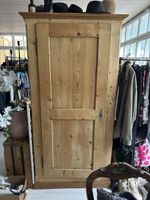 Antiker Schrank, Bauernschrank mit Schloss guter Zustand