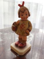 Hummelfigur „Mädchen mit Korb Ich bring Dir was“