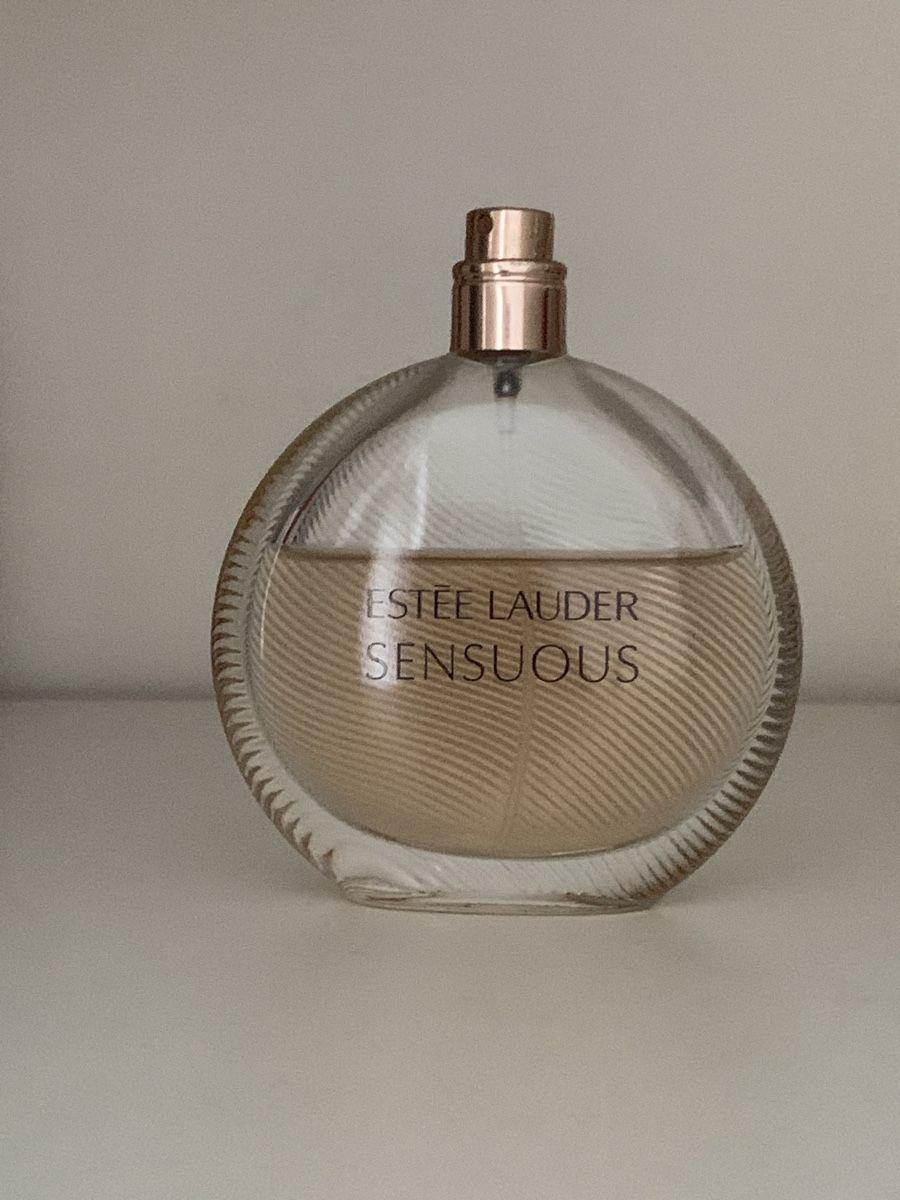 Estée Lauder Profumi & Eau de Toilette: Este Lauder SENSUOUS - Eau de Parfum 50 ml – Usato da Reiden venduto da hro_9hlz
