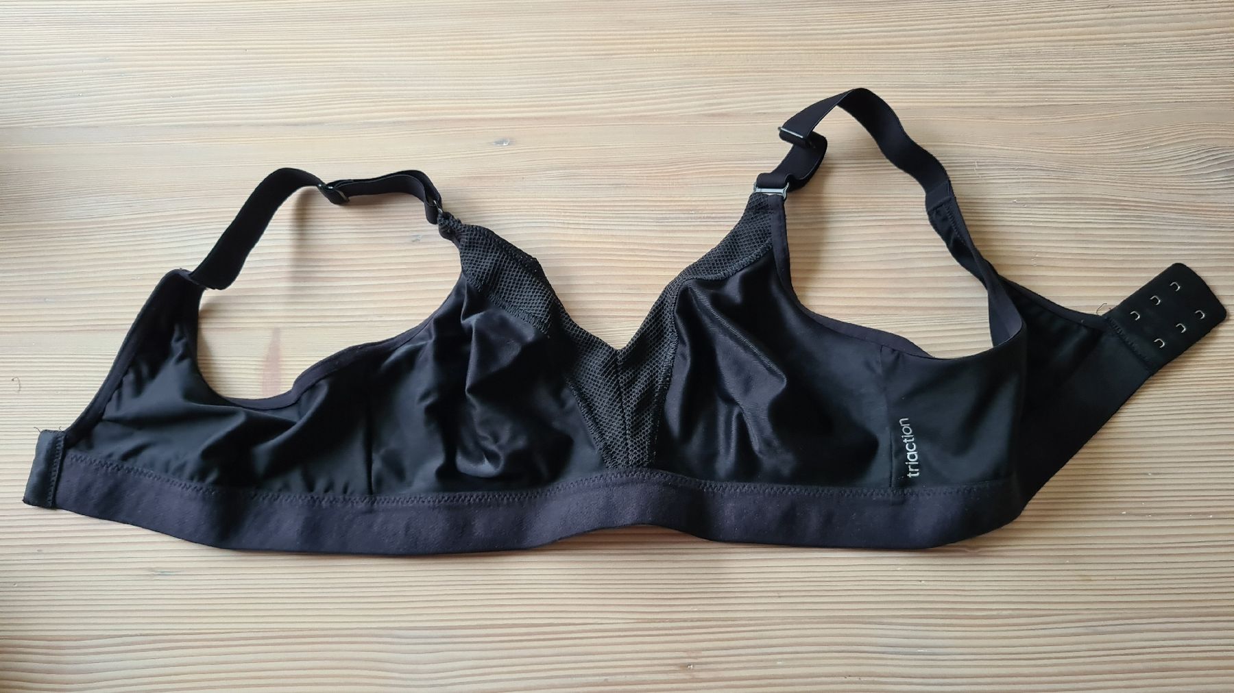 Triumph Sonstige Unterwäsche: Triaction Sport BH Wellness, Triumph, Gr. 75B – Gebraucht aus Olten von daxfox 1