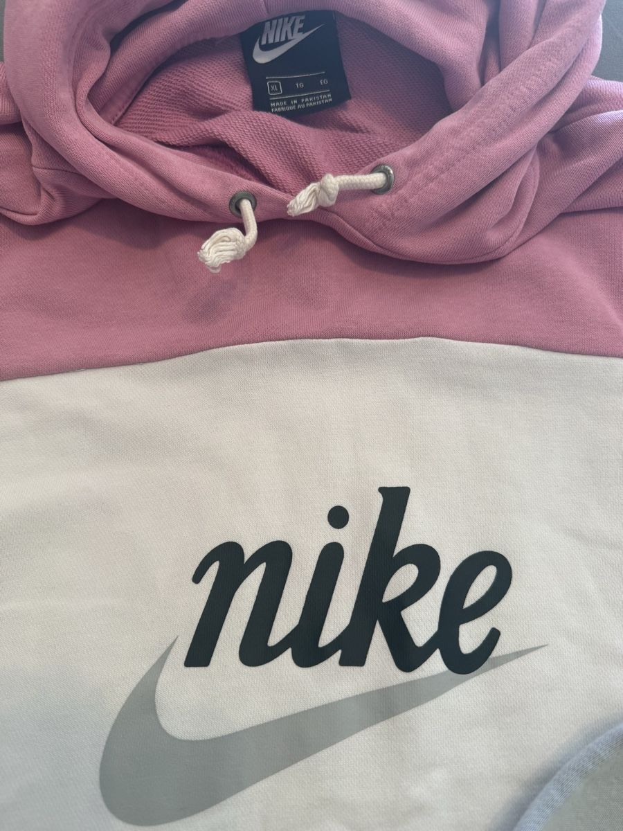 Nike Kleider: Robe pull Nike taille Xl – Gebraucht aus Monthey von Joseph-29 1