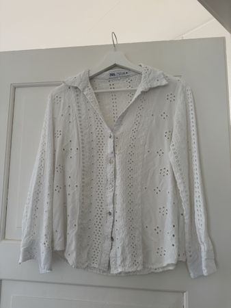 Zara Bluse, weiss, Lochstickerei, Gr. S - Sommerlich!