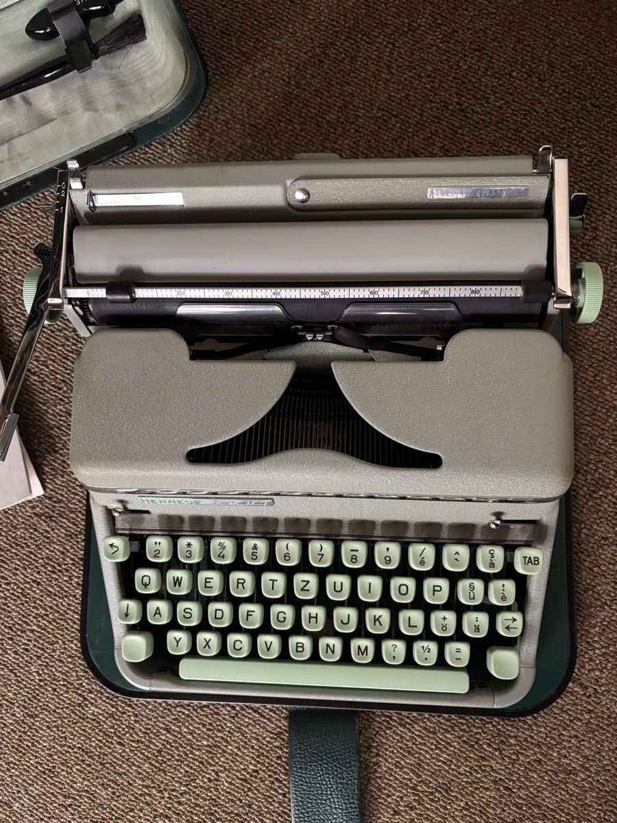 Hermès Macchine da scrivere: Vintage Hermes 2000 Schreibmaschine – Usato da Münsingen venduto da Sinonn 3