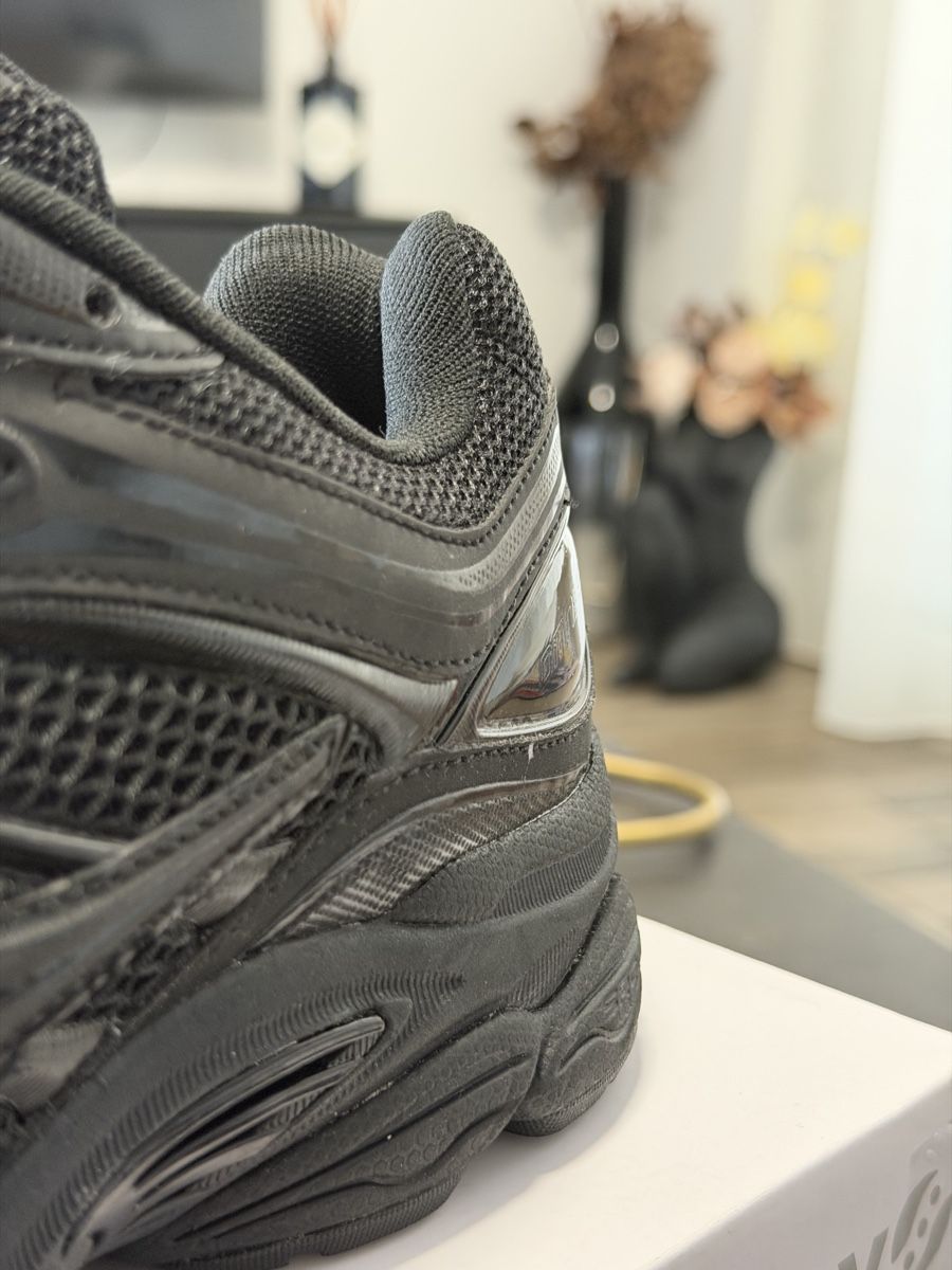 Saucony Herrenschuhe: Saucony ProGrid Omni 9 Armor Black – Neu und originalverpackt aus Yverdon-les-Bains von ioustock 2