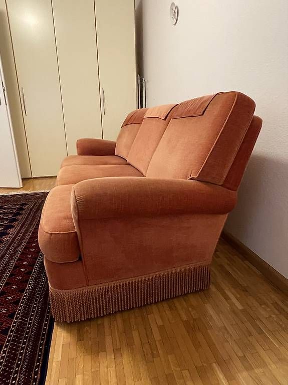 Divani: Kleines rotes Sofa mit drei Sitzplätzen – Usato da Basel venduto da MarcoJay13 2