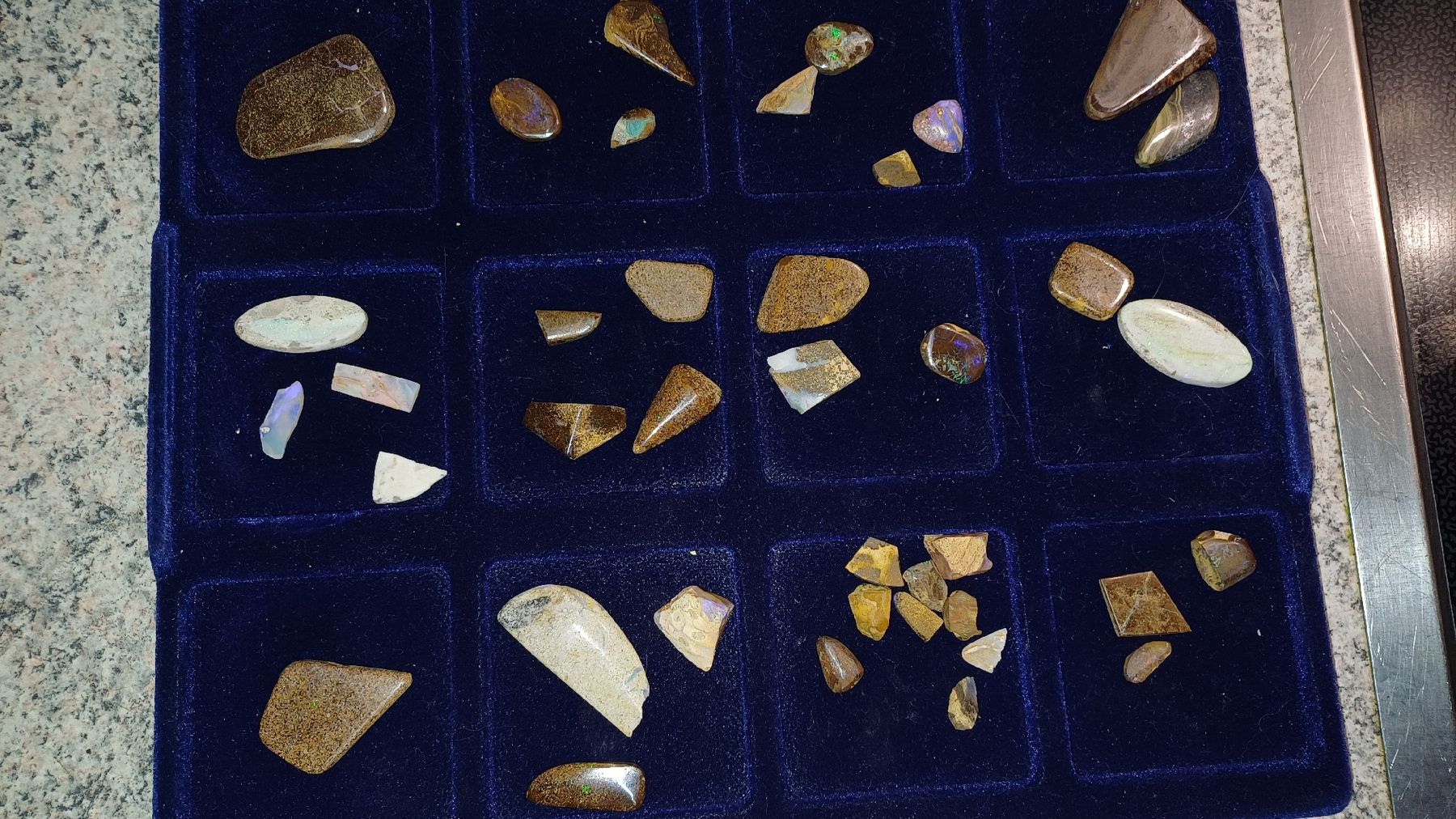 Pietre preziose: 38 Opale Australien – Usato da Flawil venduto da Naphtali