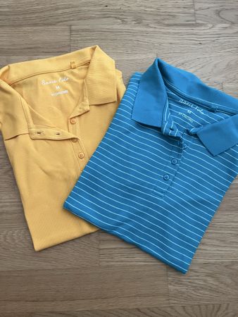zwei Poloshirts
