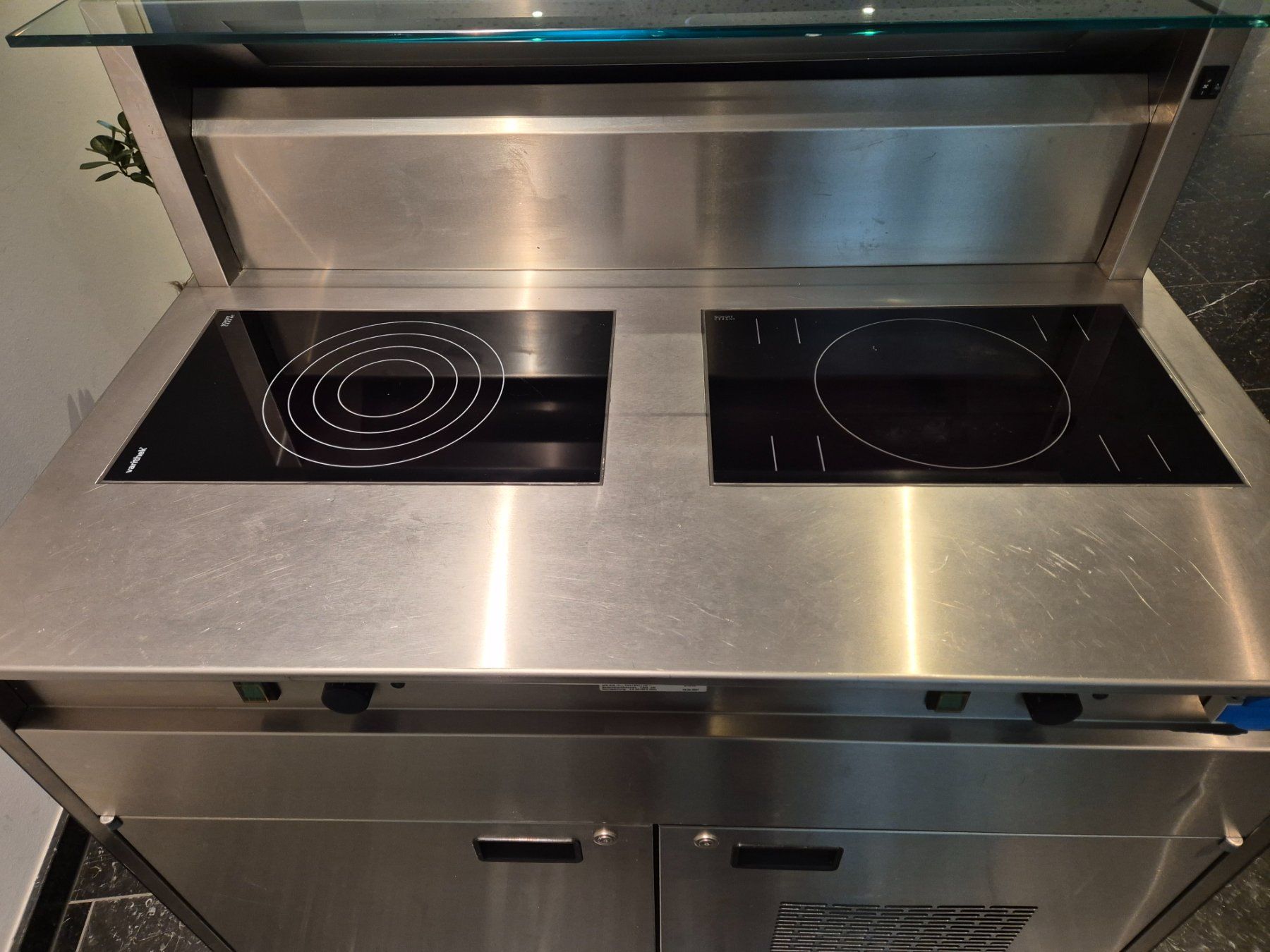 Cucine complete: Kochinsel Variethek – Usato da Herisau venduto da hub_w9ws 7